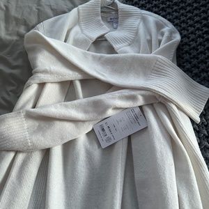 BNWT Athleta Alpine Spirit Wrap